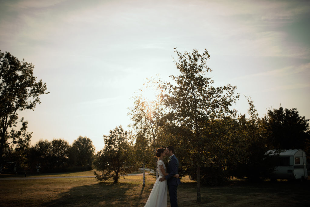 Séance couple au coucher du soleil. 