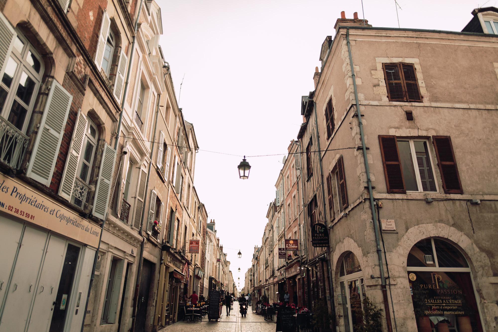 Engagement session, Orléans, Loire Valley, Street