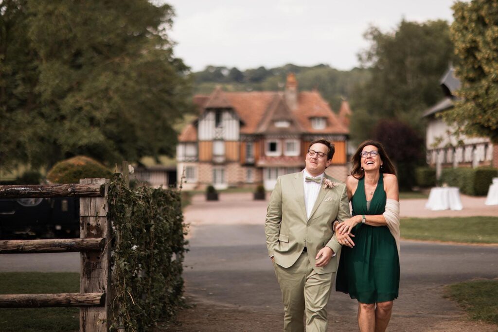 Mariage au manoir de sens, Cérémonie laïque