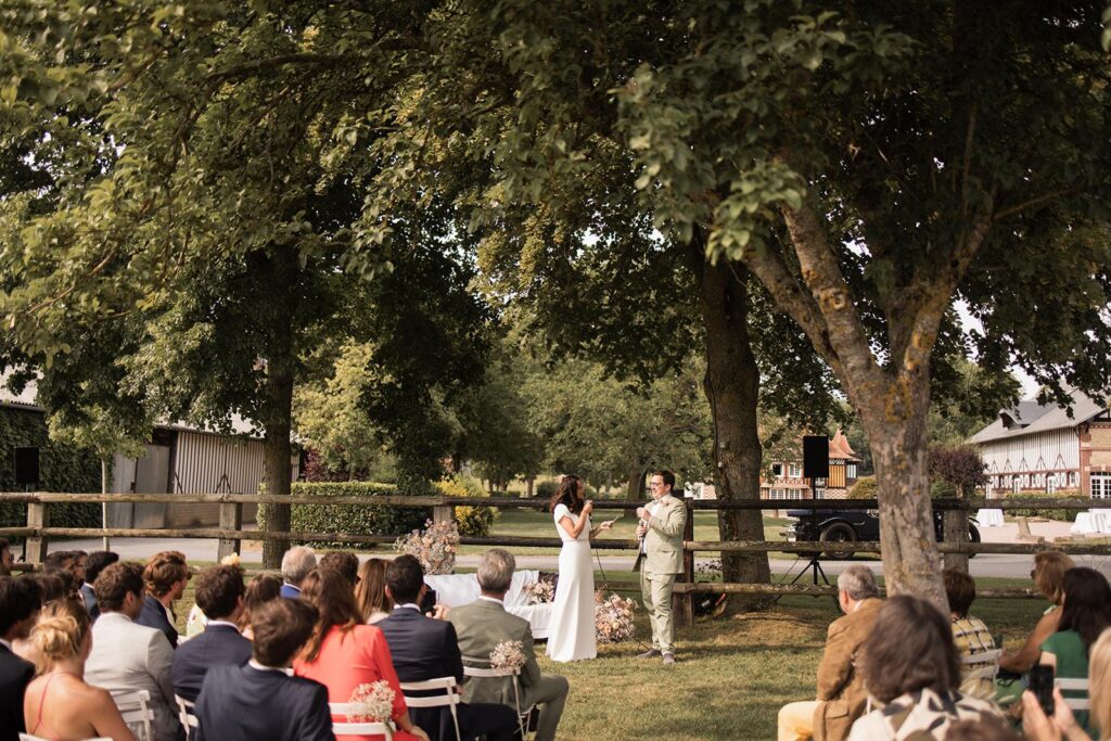 Mariage au manoir de sens, Cérémonie laïque