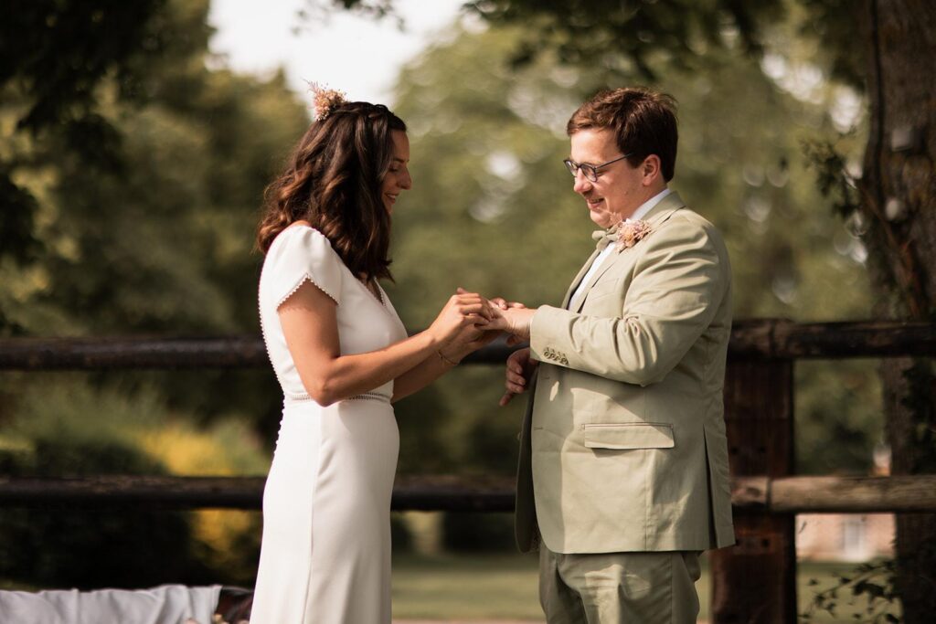 Mariage au manoir de sens, Cérémonie laïque