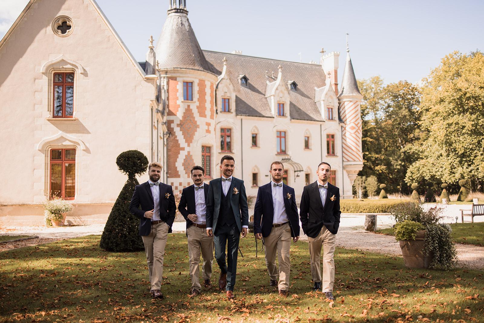 un mariage émouvant et bohème au chateau de St Cyr du Gault