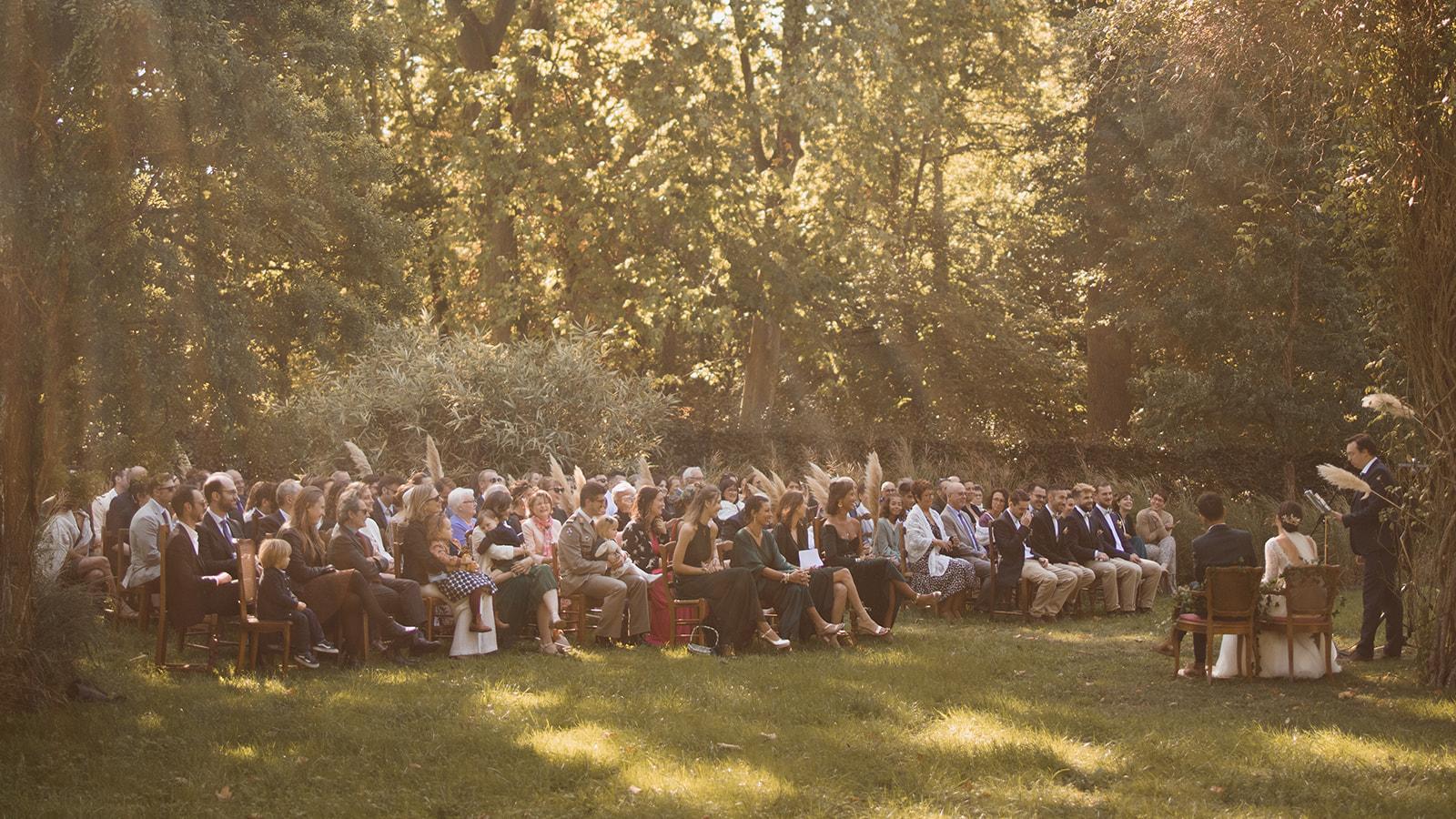 un mariage émouvant et bohème au chateau de St Cyr du Gault