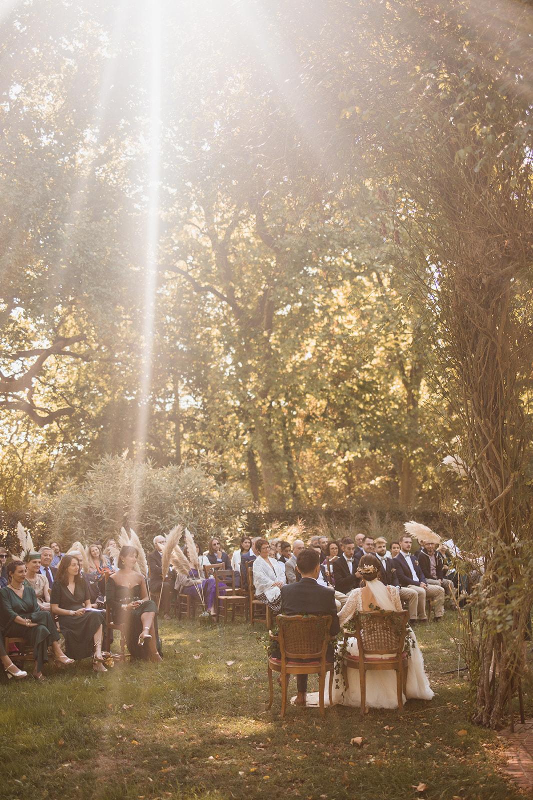 un mariage émouvant et bohème au chateau de St Cyr du Gault