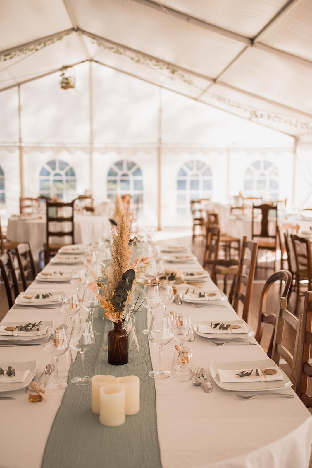 un mariage émouvant et bohème au chateau de St Cyr du Gault