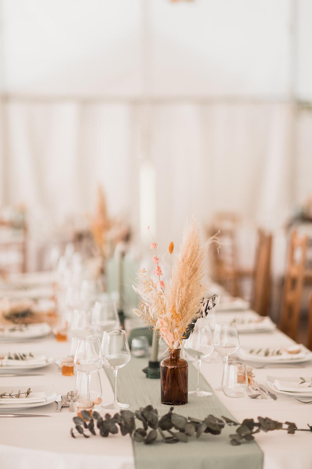 un mariage émouvant et bohème au chateau de St Cyr du Gault