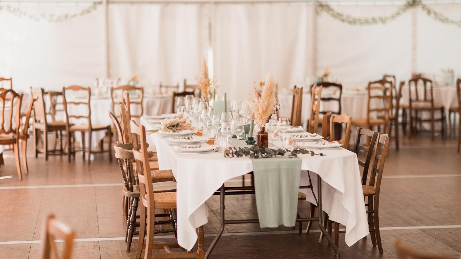 un mariage émouvant et bohème au chateau de St Cyr du Gault