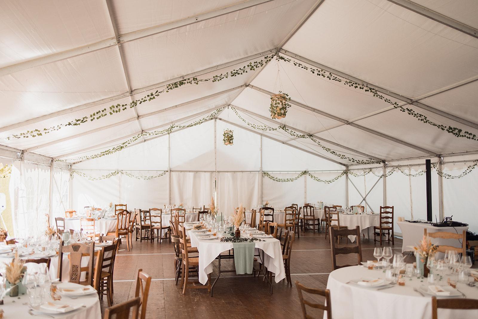 un mariage émouvant et bohème au chateau de St Cyr du Gault