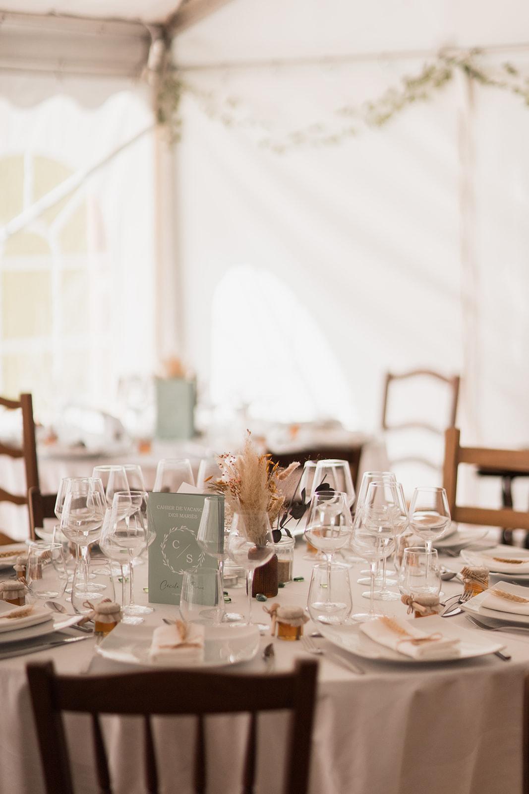 un mariage émouvant et bohème au chateau de St Cyr du Gault