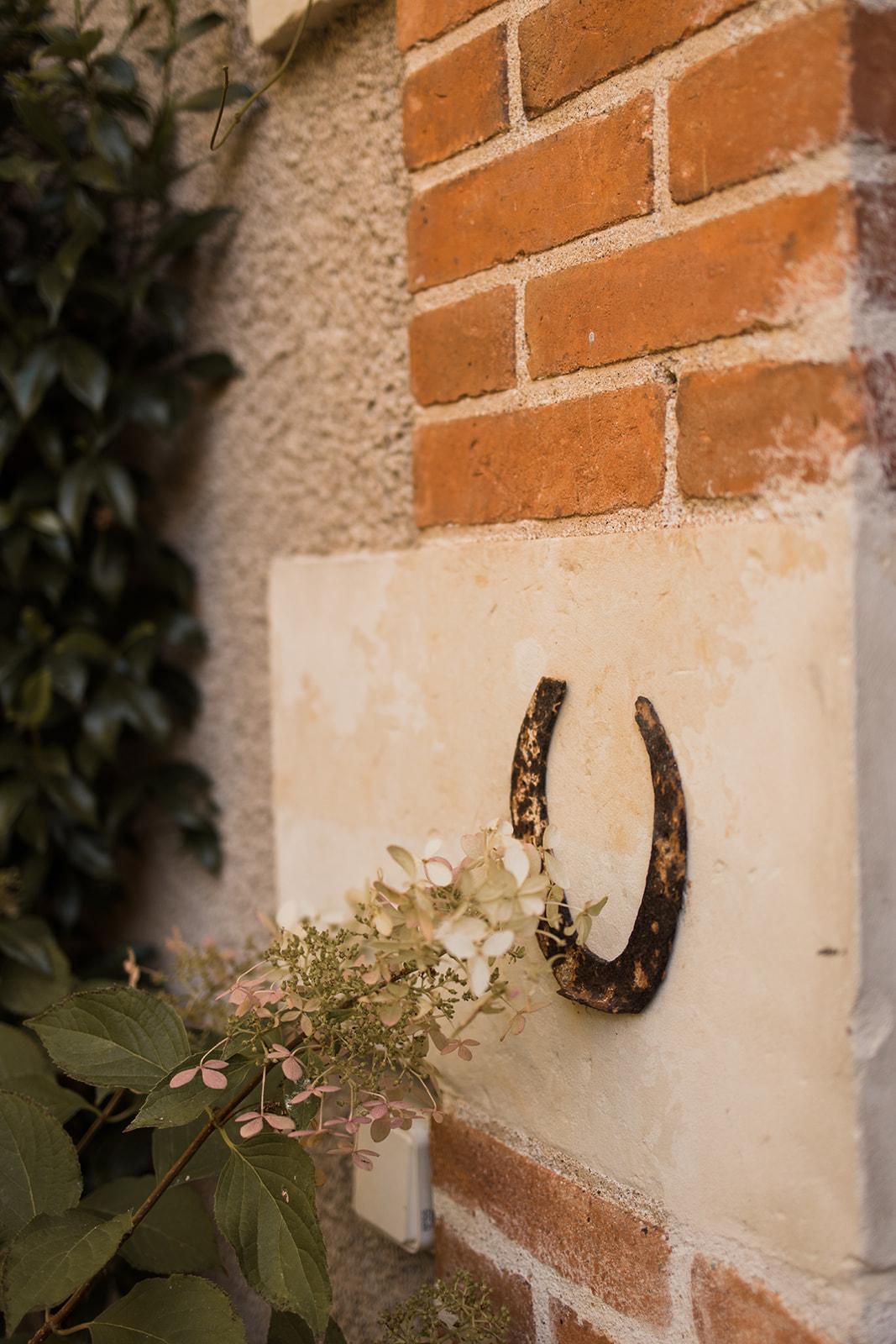 un mariage émouvant et bohème au chateau de St Cyr du Gault