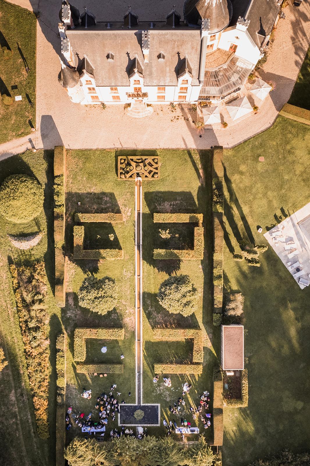 un mariage émouvant et bohème au chateau de St Cyr du Gault