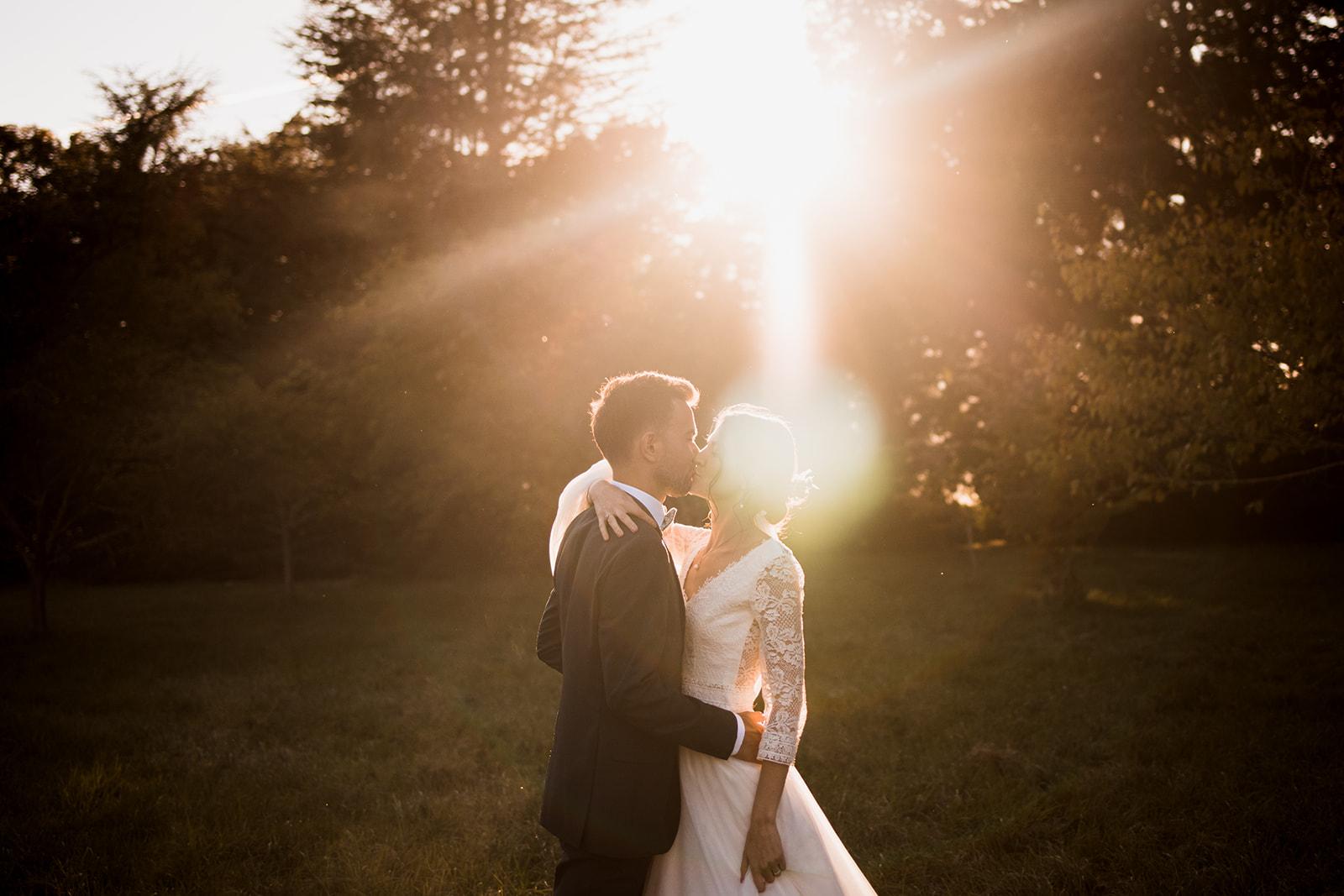 un mariage émouvant et bohème au chateau de St Cyr du Gault