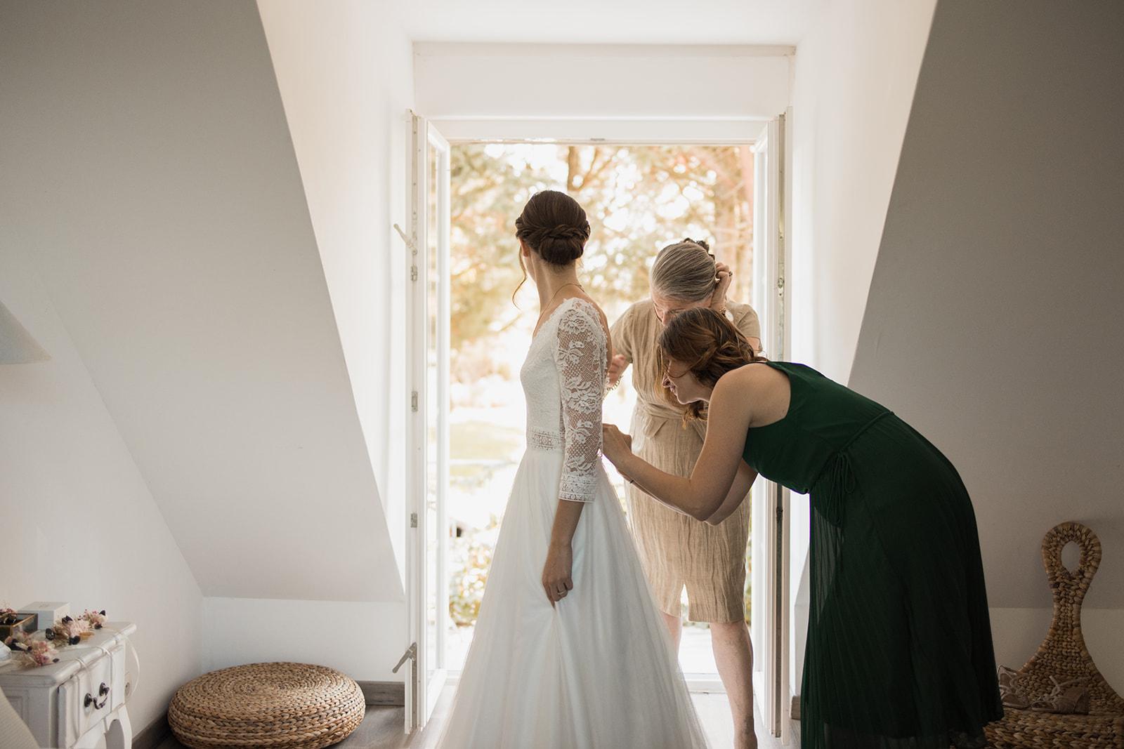 un mariage émouvant et bohème au chateau de St Cyr du Gault