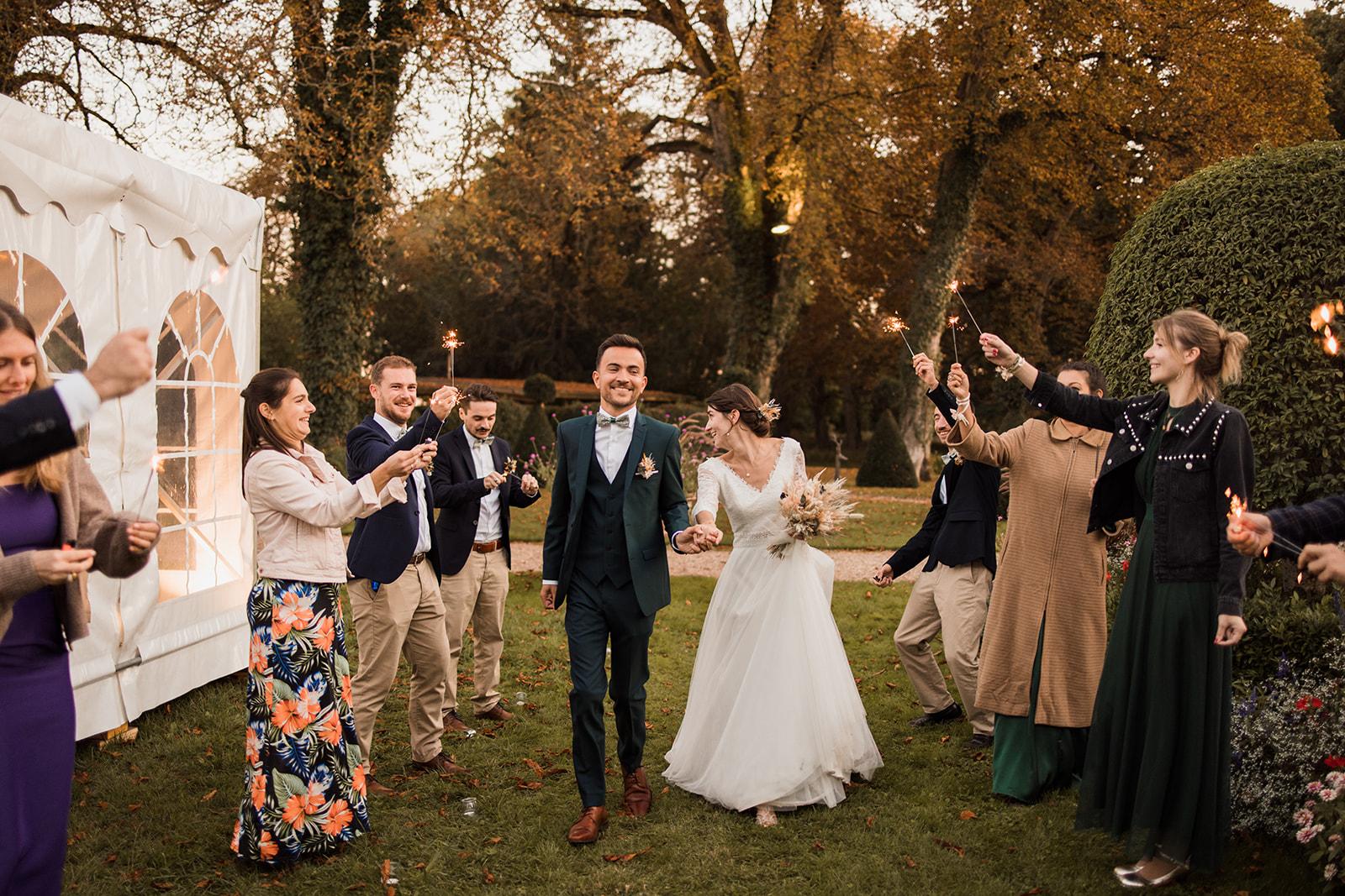 un mariage émouvant et bohème au chateau de St Cyr du Gault