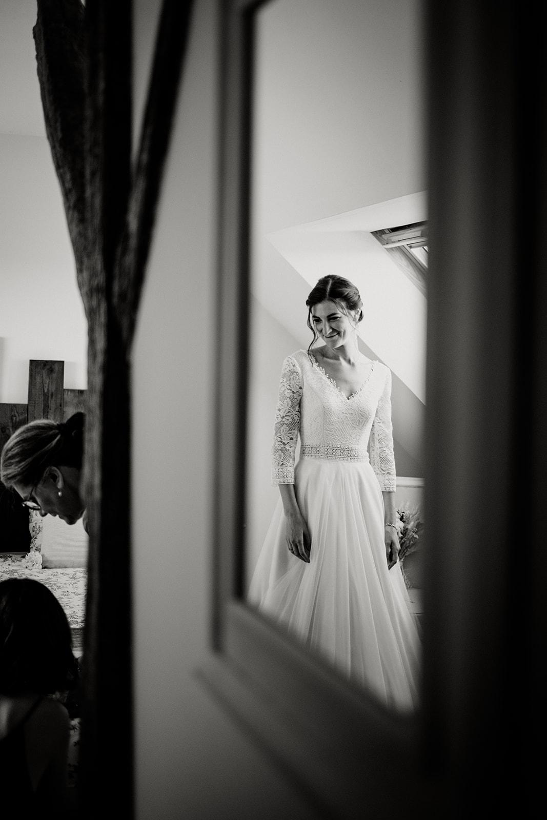 un mariage émouvant et bohème au chateau de St Cyr du Gault